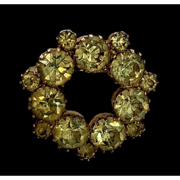 Paste Wreath Brooch Pin Yellow Round Prong Set Rhinestones Gold Tone Setting - Picture 2 of 13